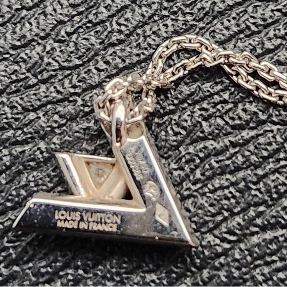 Louis Vuitton Pendentiflv Volt One Pm Necklace K18 White Gold - Picture 5 of 8